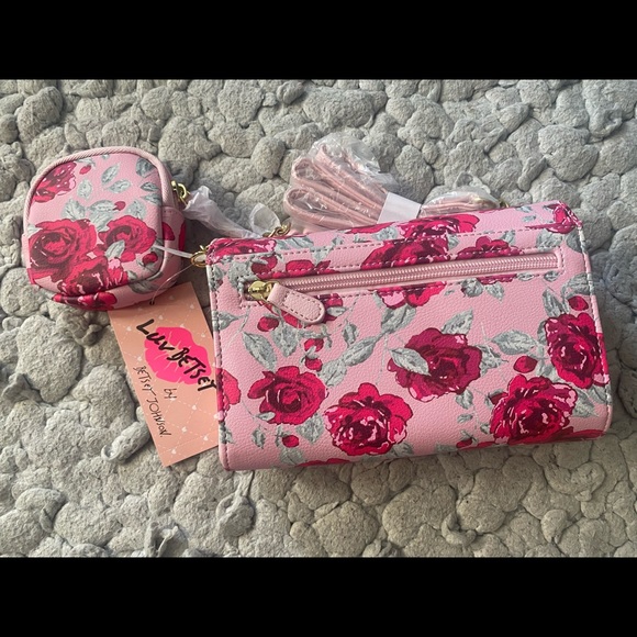 NWT Luv Betsey Crossbody - Picture 4 of 7